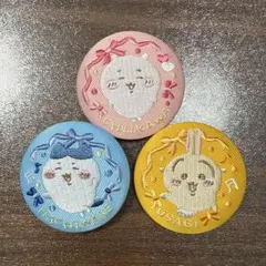 ちいかわ刺繍缶バッジビスケット2　ちいかわ、ハチワレ、うさぎ