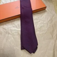 美品 PRADA プラダ ナロータイ ネクタイ ワインレッド 刺繍ロゴ 無地