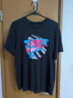 nikeグラフィックtシャツ