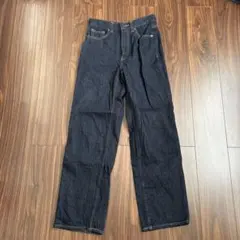 GU ハイライズストレートジーンズ