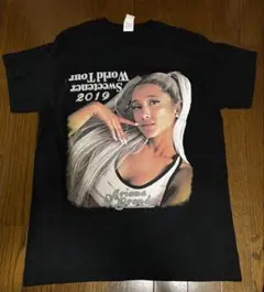 Ariana Grande アリアナ グランデ】ツアーTシャツ sサイズ - メルカリ