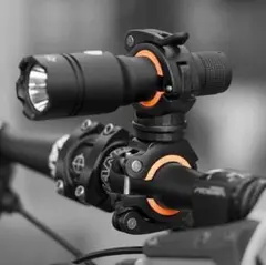 2個セット　ライトホルダー バイクライトホルダー ライトマウント 自転車のサムネイル