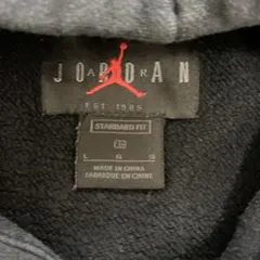 JORDAN ブラック フード付きパーカー Lサイズのサムネイル