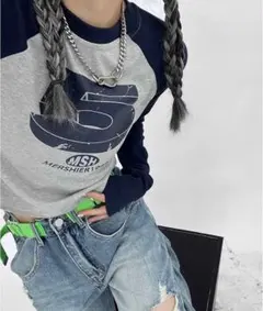 クロップド丈Tシャツ