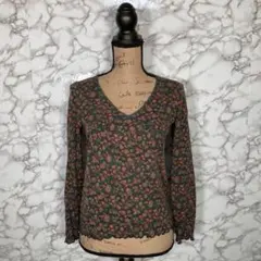 ビューティー＆ユース　ユナイテッドアローズ／花柄Ｖネックカットソー　赤系