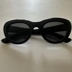 ZARA キャットアイ サングラス ブラックのサムネイル