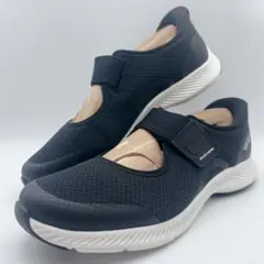 Item thumbnail for item a1463012-d087-41ab-bb1f-d697a8e1a4d3