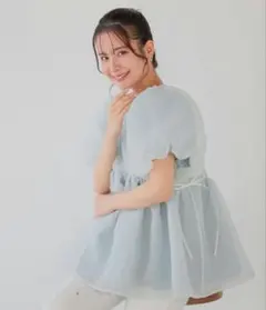 【新品未使用タグ付き】クリンクルシアーオーガンジーペプラムトップス