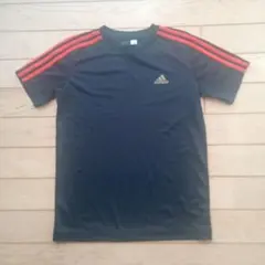 adidas 黒 赤 ストライプ Tシャツ 160