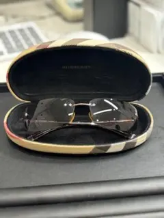 BURBERRY サングラス ケース付 美品のサムネイル