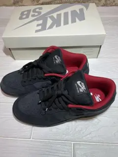 Supreme × Nike SB Dunk Low 