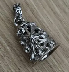 最終値下】シルバー ベル モチーフ ペンダントトップ SAAD - メルカリ