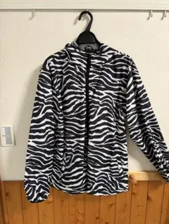 cinemaマウンテンパーカー 撥水加工　ゼブラ柄