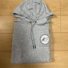 ニューバランスパーカー