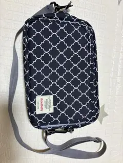 【美品】おむつポーチ　大容量　お出かけ おむつ用品　多機能おむつポーチ