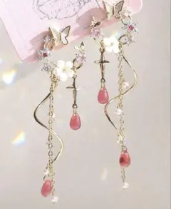 【本日限定価格】大人可愛い＊蝶と花びらが舞うロングピアス（ピンク）