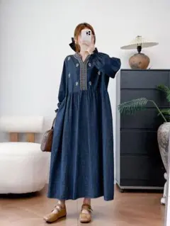 刺繍入り デニムロングワンピース 長袖Vネック