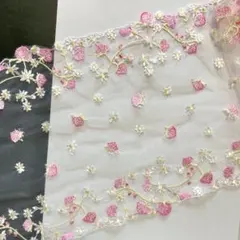 S2212【3.4m】両山花柄刺繍チュールレース生地 ホワイト×ピンク - メルカリ
