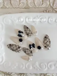 （１５９）ネイルチップ　白黒チェックラメ フレンチガーリー スナ系 バレエコア
