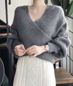 Ada. クロス デザイン ボリューム ニット