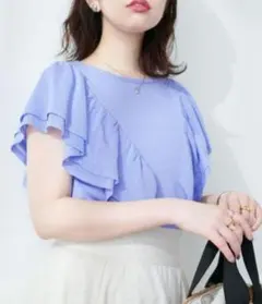美品【canamiコラボ】袖フリルきれいめニット ブルーのサムネイル