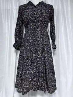 お値下げ！☆MAJESTIC LEGON 黒地に小花柄の長袖ワンピース Mサイズ