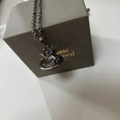 【最終値下げ】ヴィヴィアンウエストウッド オーブ 立体 ネックレス シルバー 紫