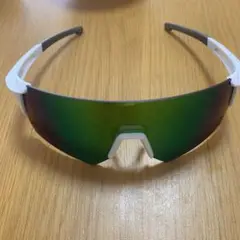 スポーツサングラス グリーンレンズ ホワイトフレーム