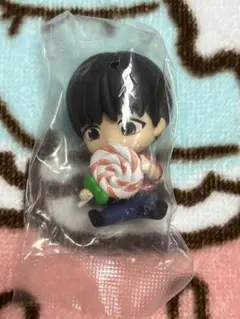 TinyTAN　ガチャガチャ もぐもぐ隊 J-HOPE