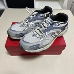 （7/15まで限定価格）New Balance 725 スニーカーのサムネイル