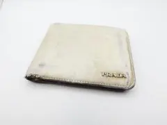 PRADA 白財布　折りたたみ