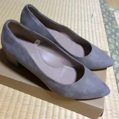 グレー スエード ポインテッドトゥパンプス 中ヒール
