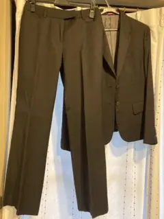 黒いビジネススーツ ジャケットとパンツセット就活スーツ