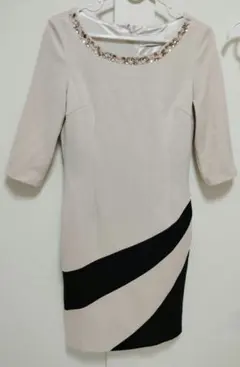 Rady ビジュー付き ベージュと黒のドレス ワンピース Mサイズ