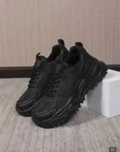 ダッドスニーカー　厚底