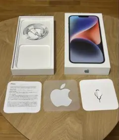 iPhone14plusの箱と付属品Lightningケーブル