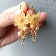 №571　チェコドロップ×フラワーピアスイヤリング　ハンドメイド