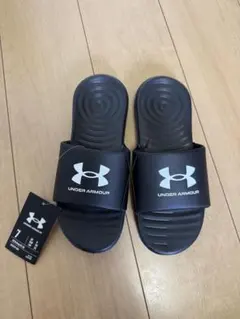 UNDER ARMOUR サンダルのサムネイル