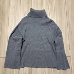 ニットセーターのサムネイル