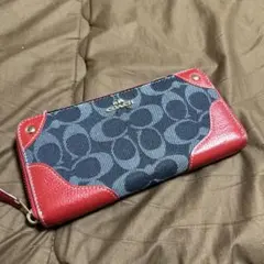 美品COACH シグネチャー ラウンドファスナー 長財布のサムネイル