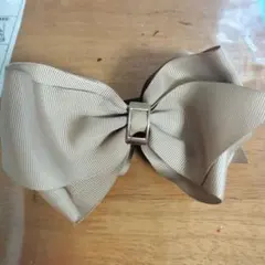 ベージュリボンバナナクリップ