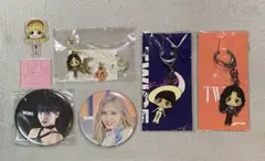 TWICE モモ 缶バッジ キーホルダー アクスタ ビッグピン セット