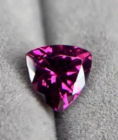 天然ロードライトガーネット 4.369ct（大粒）【ソーティング付 