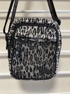 ニコアンド　ショルダーバッグ