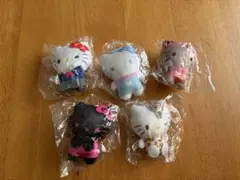 ハローキティ　ぬいぐるみボールチェーン