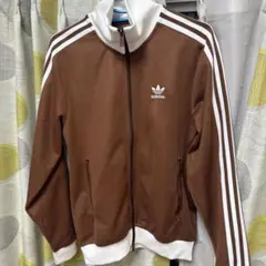 adidasトラックジャケット