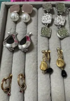 多様なデザインのイヤリングセット　まとめ売り
