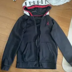 Jordan フード付きパーカー 黒（ジップ破損）