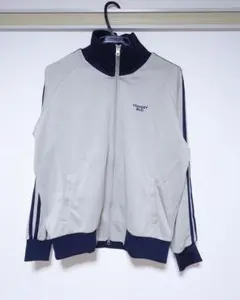 櫻坂46 人気のロックTシャツとサクラミーツのトラックジャケットの