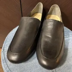 新品未使用！マーガレットハウエル　ブラックローファーフラットシューズのサムネイル